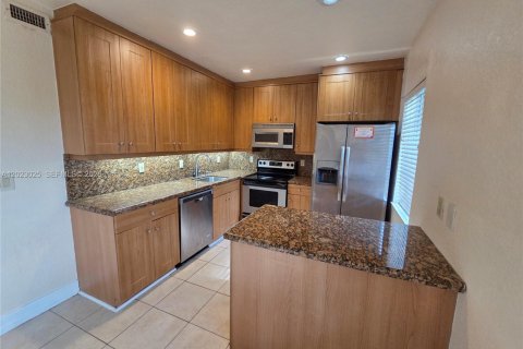 Copropriété à louer à Fort Lauderdale, Floride: 2 chambres, 69.21 m2 № 2084509 - photo 17