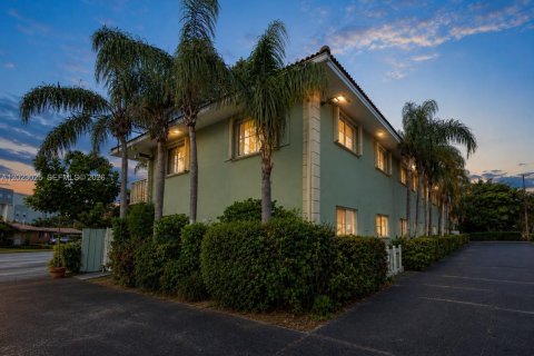 Copropriété à louer à Fort Lauderdale, Floride: 2 chambres, 69.21 m2 № 2084509 - photo 3