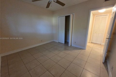 Copropriété à louer à Fort Lauderdale, Floride: 2 chambres, 69.21 m2 № 2084509 - photo 16