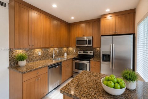 Copropriété à louer à Fort Lauderdale, Floride: 2 chambres, 69.21 m2 № 2084509 - photo 7