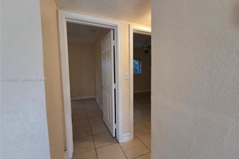 Copropriété à louer à Fort Lauderdale, Floride: 2 chambres, 69.21 m2 № 2084509 - photo 14