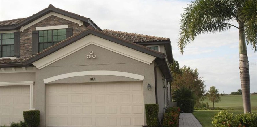 Condo in Bradenton, Florida, 3 bedrooms № 1904572