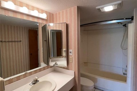 Condo in Haines City, Florida, 1 bedroom № 2423791 - photo 11
