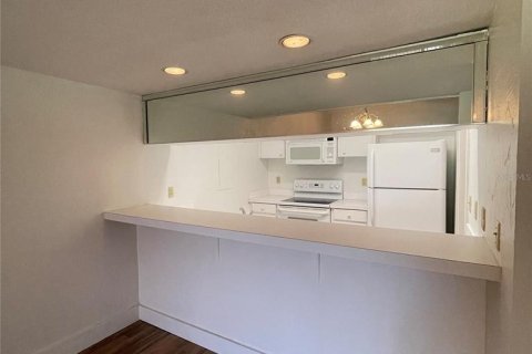 Condo in Haines City, Florida, 1 bedroom № 2423791 - photo 5