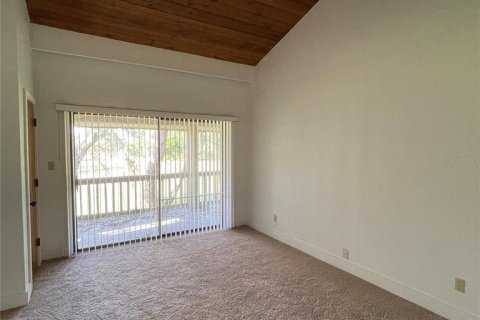 Condo in Haines City, Florida, 1 bedroom № 2423791 - photo 12