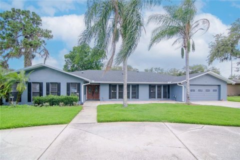 Villa ou maison à vendre à Winter Haven, Floride: 5 chambres, 341.88 m2 № 1562089 - photo 1