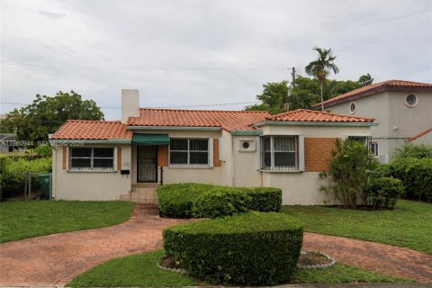 Дом в Майами, Флорида 3 спальни, 156.35м2 № 2027575