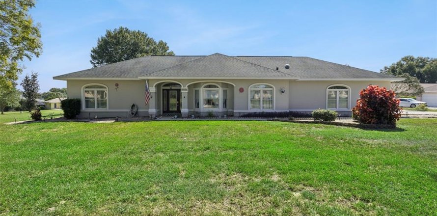House in Lady Lake, Florida 3 bedrooms, 202.06 sq.m. № 2399064