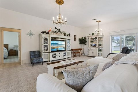 House in Lady Lake, Florida 3 bedrooms, 202.06 sq.m. № 2399064 - photo 8
