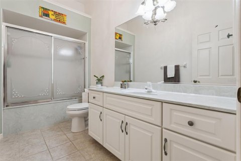 House in Lady Lake, Florida 3 bedrooms, 202.06 sq.m. № 2399064 - photo 20