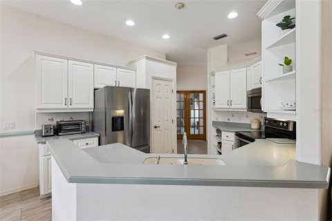 House in Lady Lake, Florida 3 bedrooms, 202.06 sq.m. № 2399064 - photo 13