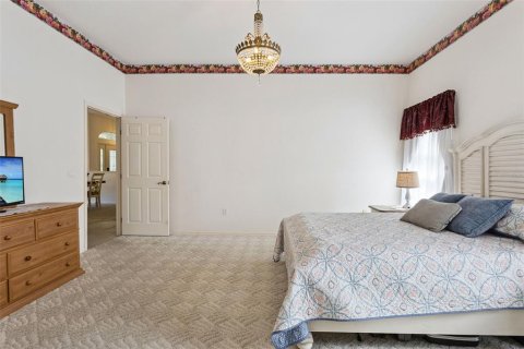 House in Lady Lake, Florida 3 bedrooms, 202.06 sq.m. № 2399064 - photo 27
