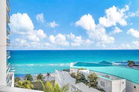 Condo à Sunny Isles Beach, Floride, 3 chambres  № 2170045