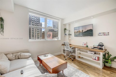 Condo in Miami, Florida, 1 bedroom  № 2074980 - photo 10