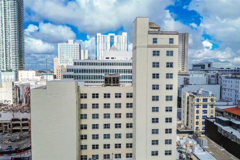 Condo in Miami, Florida, 1 bedroom  № 2074980 - photo 23