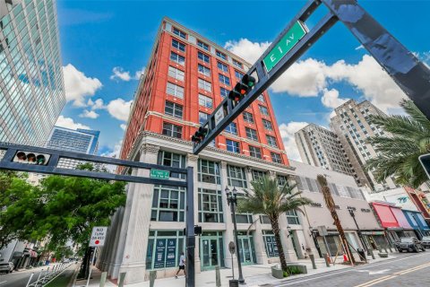 Condo in Miami, Florida, 1 bedroom  № 2074980 - photo 2