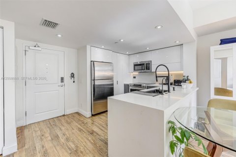 Condo in Miami, Florida, 1 bedroom  № 2074980 - photo 5