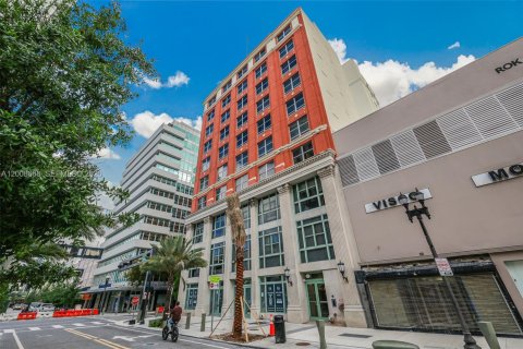 Condo in Miami, Florida, 1 bedroom  № 2074980 - photo 27