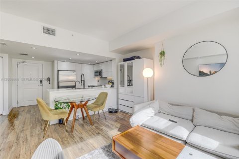 Condo in Miami, Florida, 1 bedroom  № 2074980 - photo 7