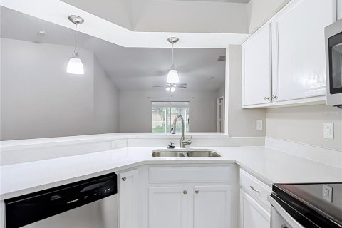 House in Wesley Chapel, Florida 4 bedrooms, 143.44 sq.m. № 2227717 - photo 10