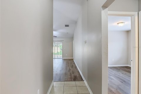 House in Wesley Chapel, Florida 4 bedrooms, 143.44 sq.m. № 2227717 - photo 4