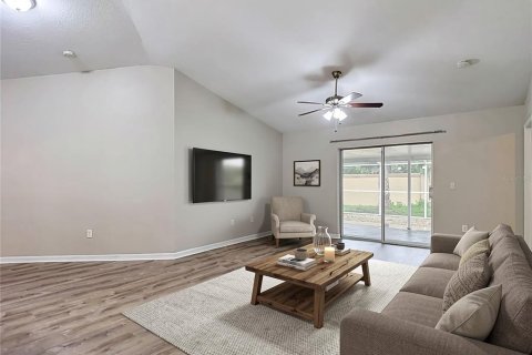 House in Wesley Chapel, Florida 4 bedrooms, 143.44 sq.m. № 2227717 - photo 7