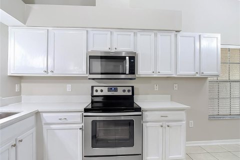 House in Wesley Chapel, Florida 4 bedrooms, 143.44 sq.m. № 2227717 - photo 9
