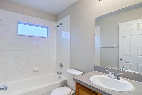 House in Wesley Chapel, Florida 4 bedrooms, 143.44 sq.m. № 2227717 - photo 25