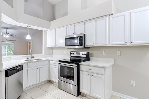 House in Wesley Chapel, Florida 4 bedrooms, 143.44 sq.m. № 2227717 - photo 11