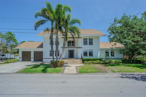 Casa en venta en Tampa, Florida, 4 dormitorios, 267.56 m2 № 1673420 - foto 1