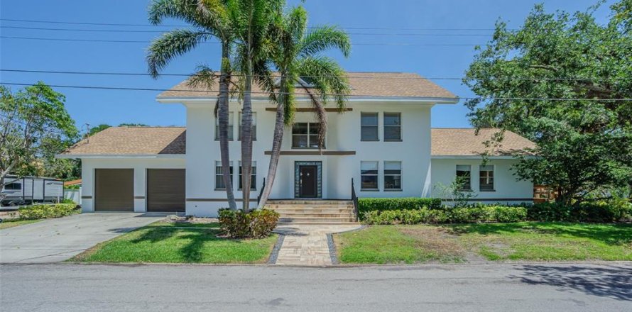 Casa en Tampa, Florida 4 dormitorios, 267.56 m2 № 1673420