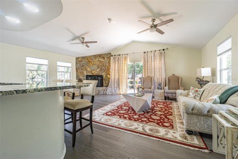 Casa en venta en Tampa, Florida, 4 dormitorios, 267.56 m2 № 1673420 - foto 3