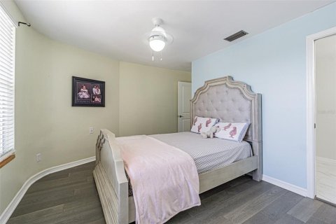 Casa en venta en Tampa, Florida, 4 dormitorios, 267.56 m2 № 1673420 - foto 29