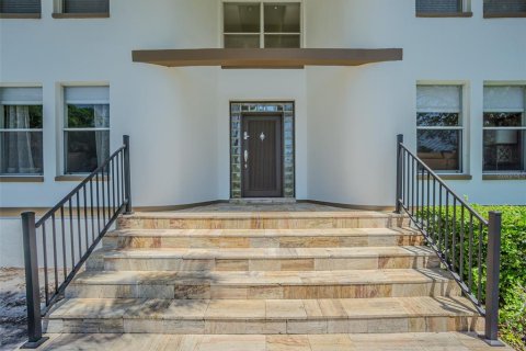Casa en venta en Tampa, Florida, 4 dormitorios, 267.56 m2 № 1673420 - foto 2