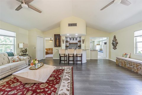 Casa en venta en Tampa, Florida, 4 dormitorios, 267.56 m2 № 1673420 - foto 15