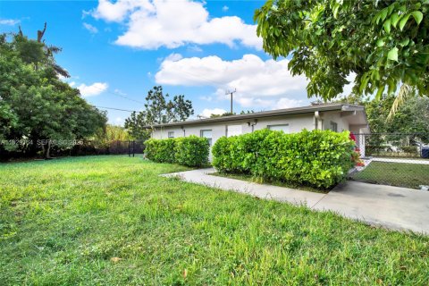 Immobilier commercial à louer à Homestead, Floride: 1 chambre, 74.32 m2 № 1987551 - photo 13
