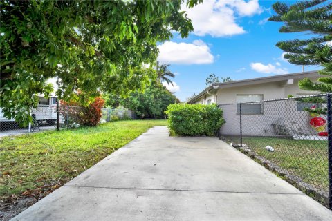 Immobilier commercial à louer à Homestead, Floride: 1 chambre, 74.32 m2 № 1987551 - photo 12