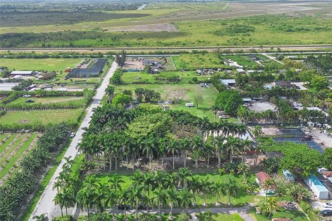 Propiedad comercial en venta en Miami, Florida № 1694551 - foto 5