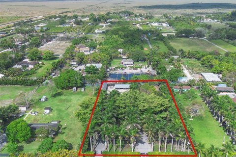 Propiedad comercial en venta en Miami, Florida № 1694551 - foto 1