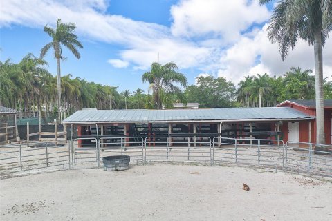Propiedad comercial en venta en Miami, Florida № 1694551 - foto 19