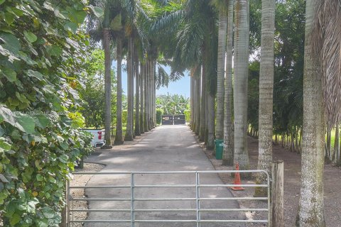 Propiedad comercial en venta en Miami, Florida № 1694551 - foto 22