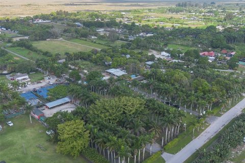 Propiedad comercial en venta en Miami, Florida № 1694551 - foto 10