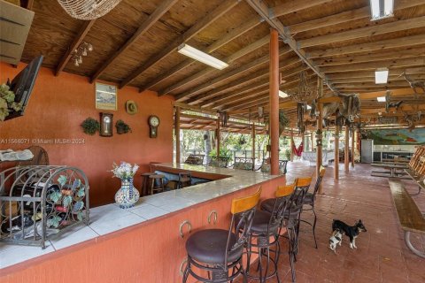 Propiedad comercial en venta en Miami, Florida № 1694551 - foto 29