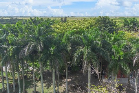 Propiedad comercial en venta en Miami, Florida № 1694551 - foto 26