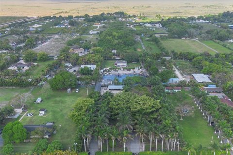 Propiedad comercial en venta en Miami, Florida № 1694551 - foto 11