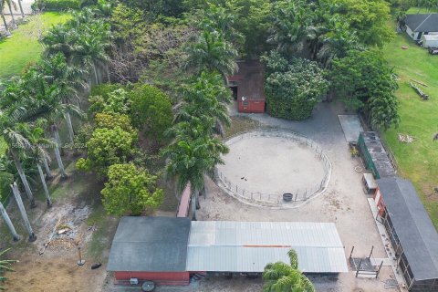 Propiedad comercial en venta en Miami, Florida № 1694551 - foto 14