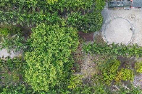 Propiedad comercial en venta en Miami, Florida № 1694551 - foto 12