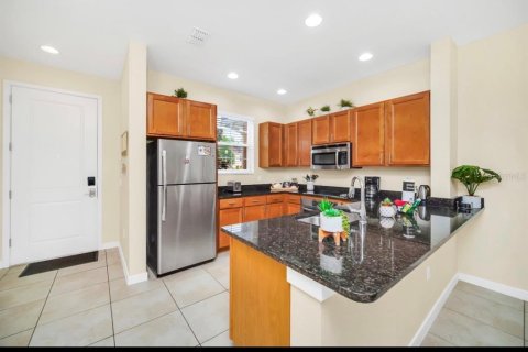 Adosado en venta en Kissimmee, Florida, 2 dormitorios, 125.42 m2 № 2149016 - foto 2