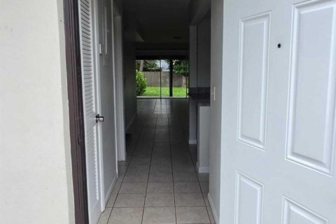 Touwnhouse à louer à Stuart, Floride: 2 chambres, 144.37 m2 № 2346252 - photo 14