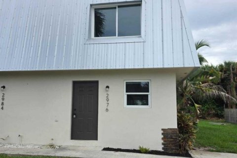 Touwnhouse à louer à Stuart, Floride: 2 chambres, 144.37 m2 № 2346252 - photo 2